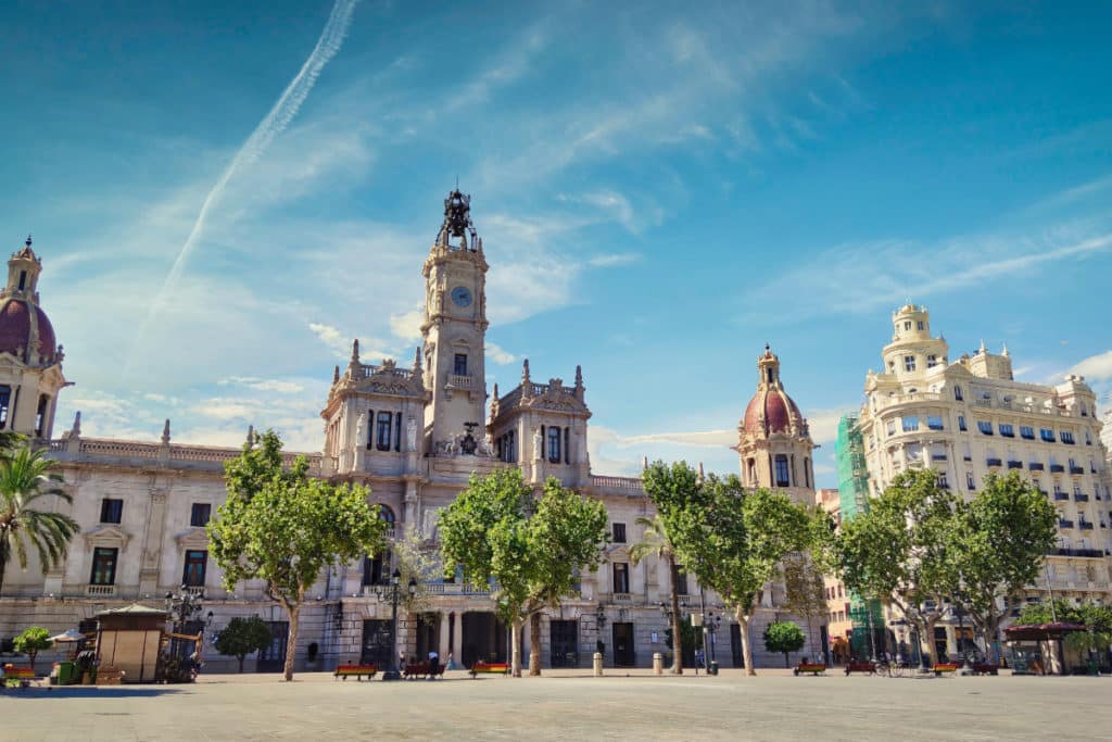 ¿Cuántos nombres ha tenido la plaza del Ayuntamiento de Valencia?