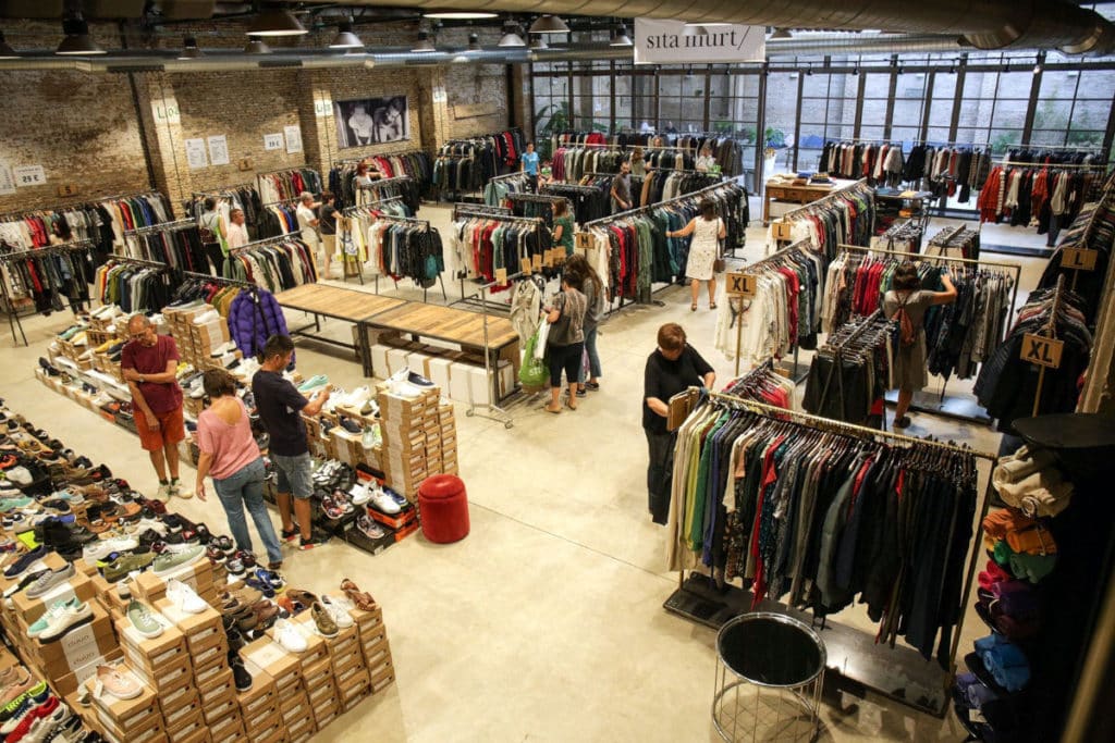 El mercado secreto de Valencia con ropa de marca al 70% de descuento