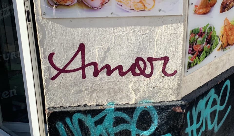 ¿Por qué hay tantos grafitis en Valencia con la palabra «Amor»?