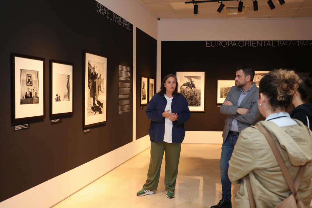 Llega a Valencia una exposición del fotoperiodista Robert Capa
