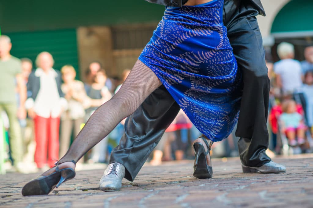 El Festival de Tango de Valencia llenará de bailarines este domingo la Plaza de la Virgen