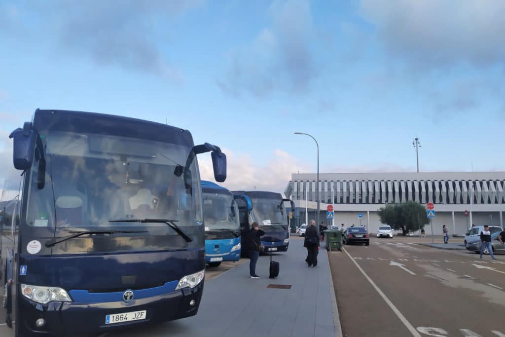 Un autobús conectará Valencia con el aeropuerto de Castellón