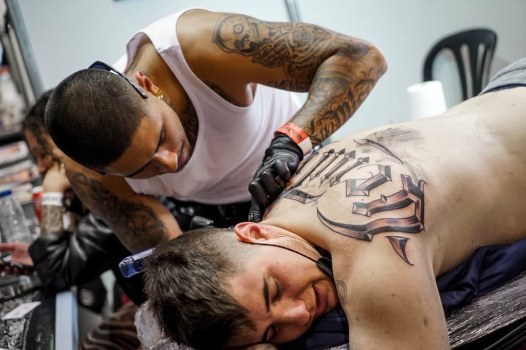 300 tatuadores se reúnen este fin de semana en Valencia para tatuar en directo