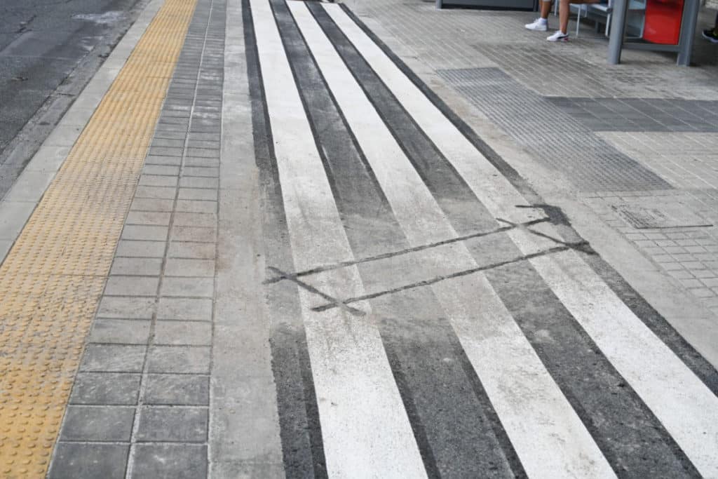 ¿Qué son estas marcas que hay en el asfalto en Valencia?