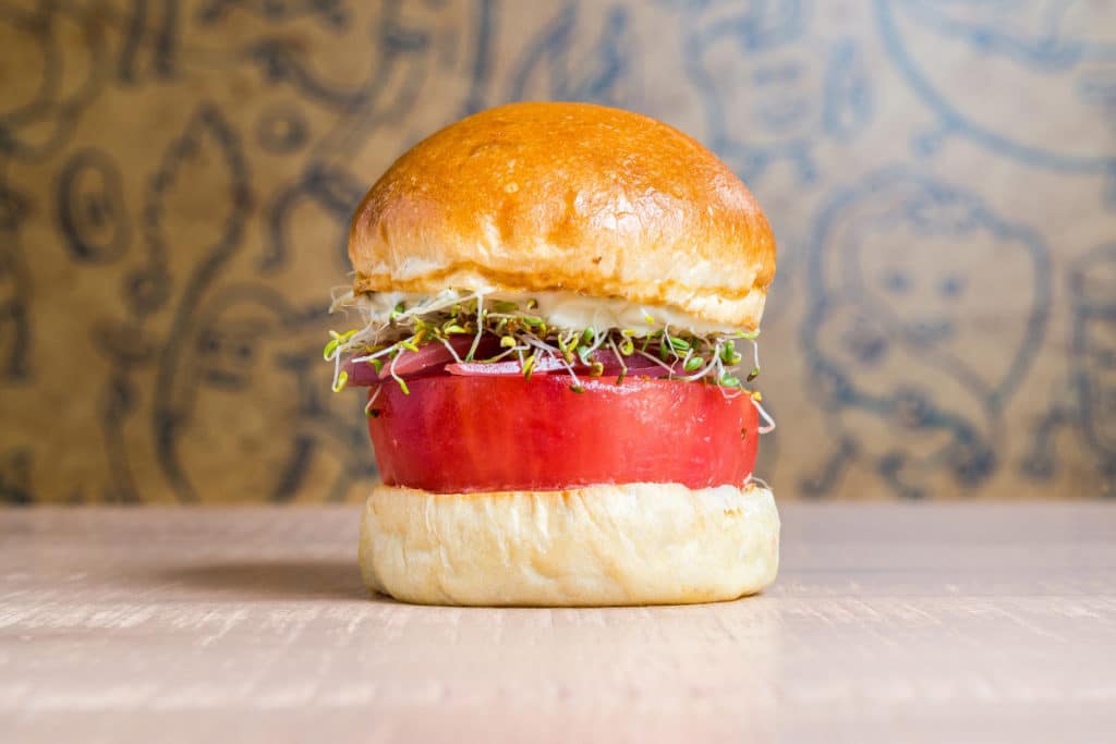 La hamburguesa de José Andrés inspirada en La Tomatina de Buñol